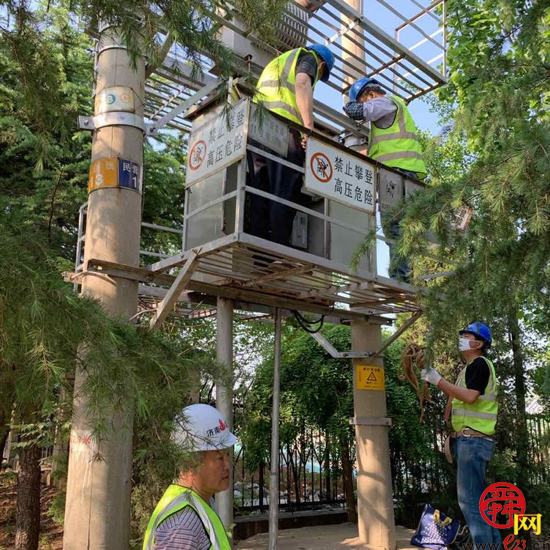 开展春季路灯检修 优化城市功能品质