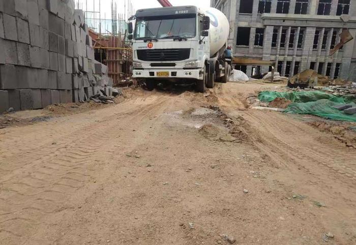 【啄木鸟在行动】莱芜机械工程中等专业学校建设项目施工现场扬尘治理不 到位