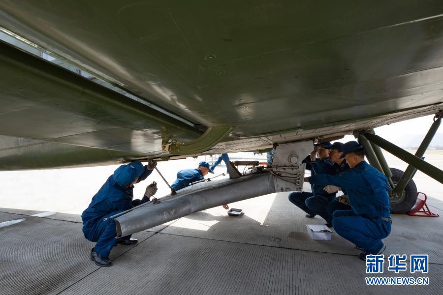 铁翼为犁　播种春天——空军某运输搜救团一大队飞播造林39年记事