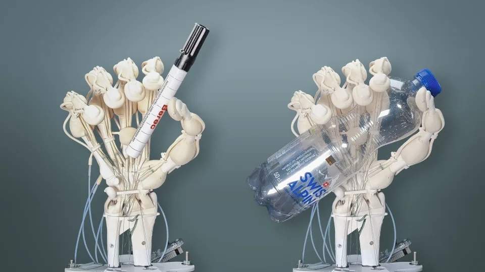 研究人员3D打印出有骨骼、韧带和肌腱的机器人手