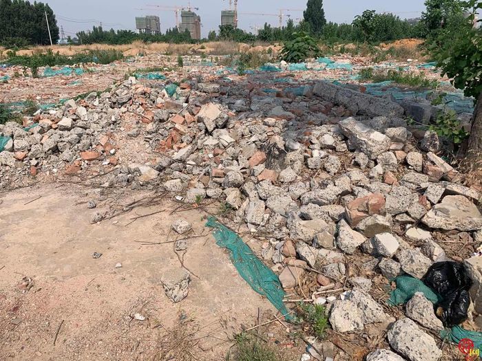 【啄木鸟在行动】章丘区西类村附近渣土和建筑垃圾裸露