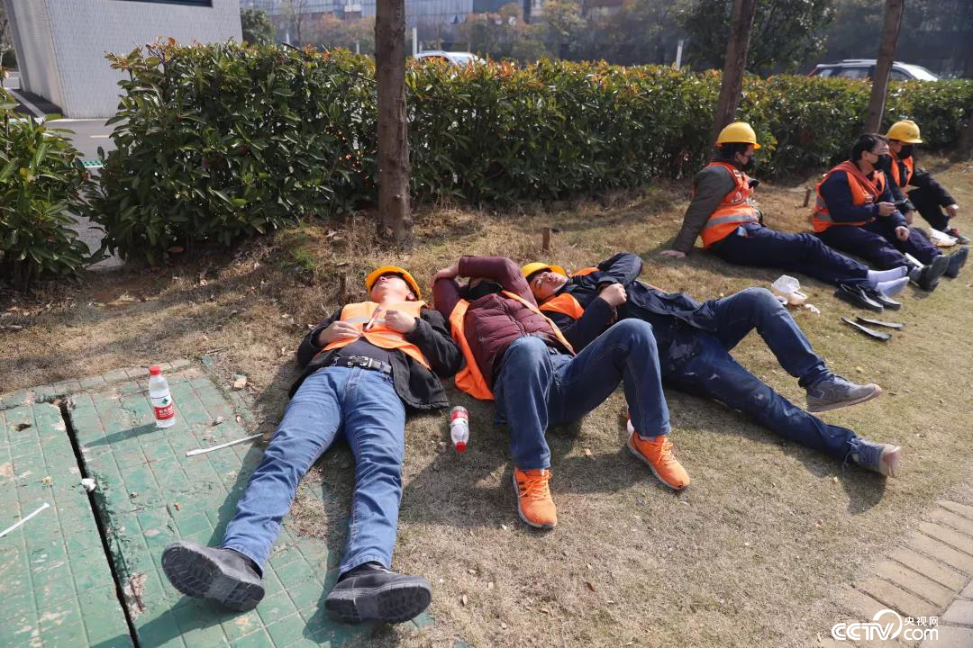 【战疫最前线】五天五夜，我站在“火眼”实验室背后看到这些感动的瞬间