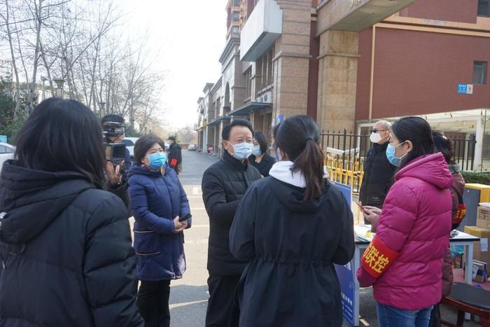 市政协副主席李好臣调研“双测温两报告”制度落实情况