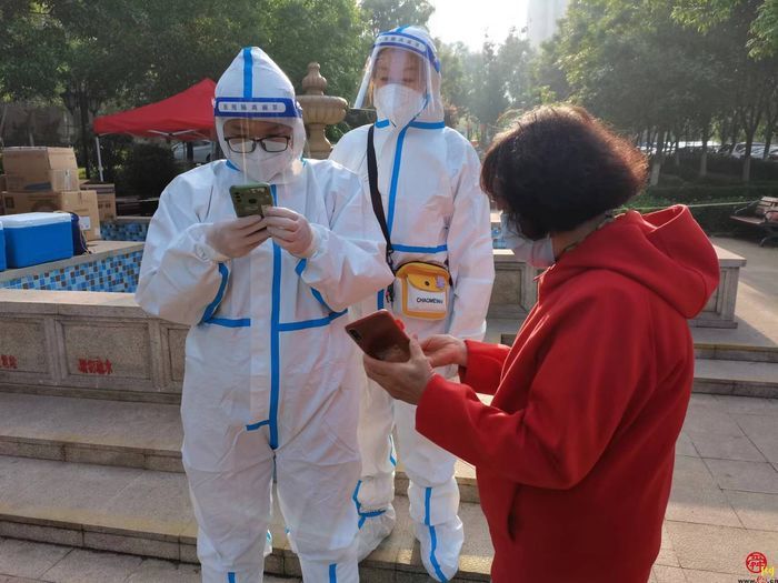 同心战“疫” 社保在行动（十四） 曾艳：战疫有我 党员先行