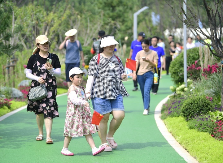 突出文化主题，创新生态价 济南醉于一园秋意间