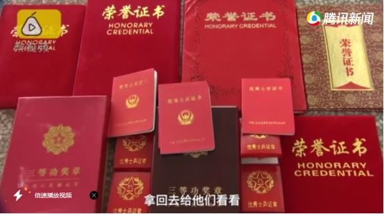 他的背包里是最骄傲的年货！