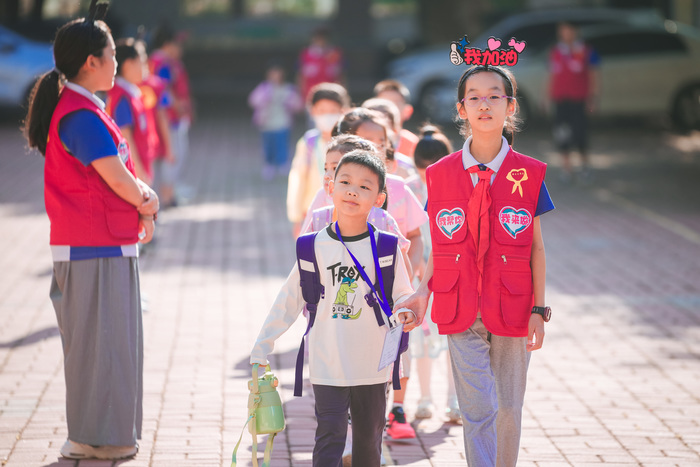 “你上学我守护”,新生入学他们有妙招