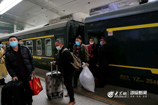 航拍丨回来了！山东首趟省外务工人员复工专列载500人抵达济南
