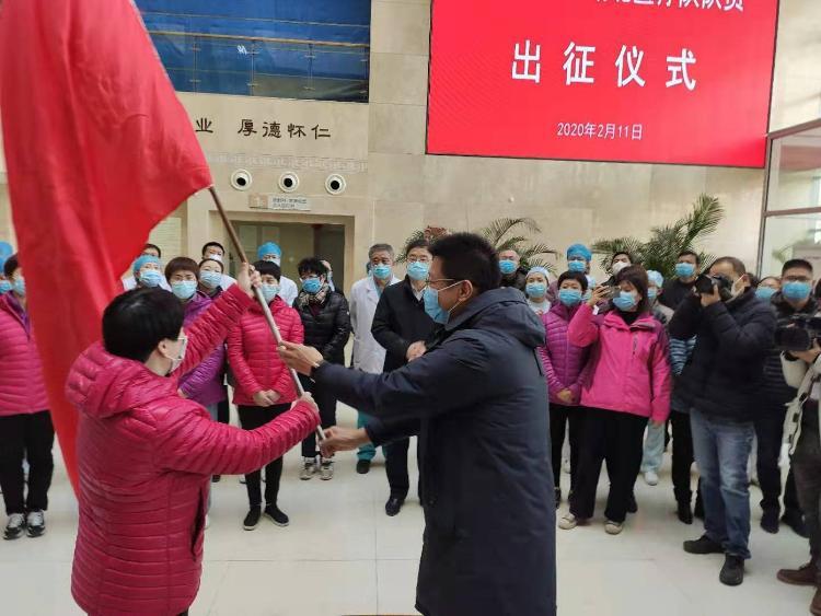 山东省中医院派出第四批医护人员援助湖北：等你们凯旋，我们拍最美丽的照片！