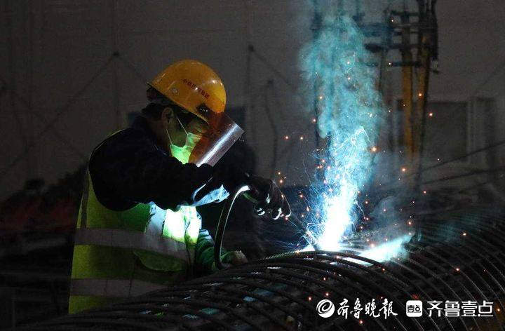 济南地铁六号线工地，无数建设者节日无休