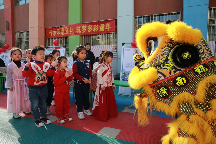 非遗传承进校园暨“非遗传习基地”授牌仪式在济南大学幼儿园举行