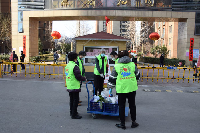 宝华街街道：疫情防控与民生服务“双向疾行”