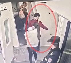 还祈福吗？“向飞机扔硬币，进局子”那种！