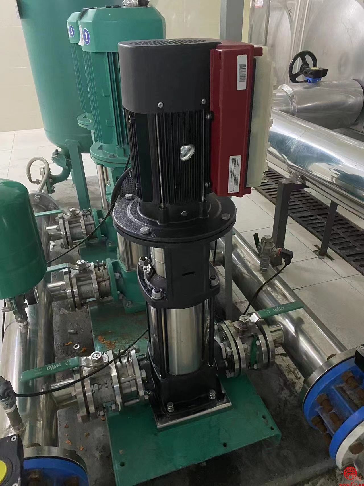 济南水务集团二次泵房巡检员：每天路过小区检查供水设施已然成为“习惯”