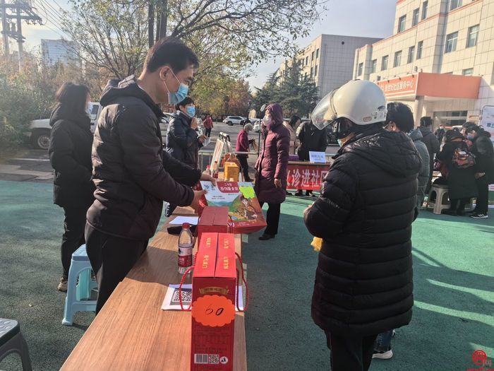 逛黄河大集 购章丘好品 章丘融媒优品汇走进新世纪社区