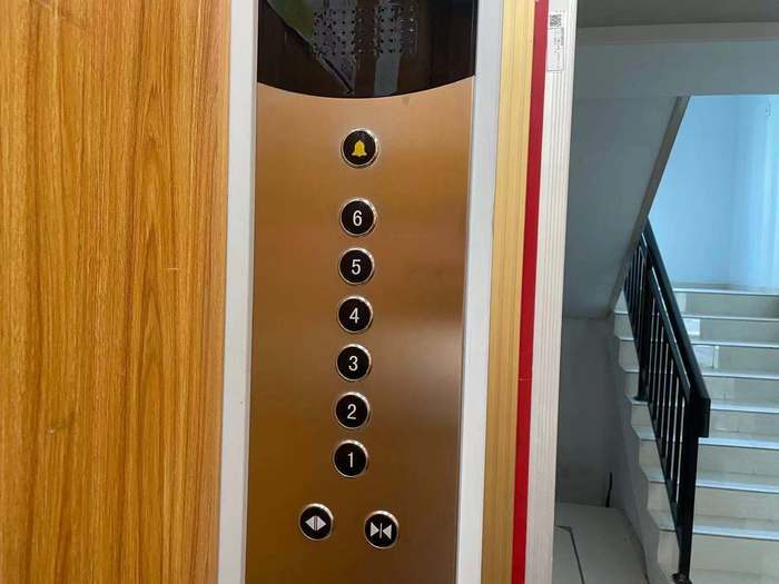 电梯不通地下车库，济南章丘中骏柏景湾开发商：是不够人性化，但符合规范