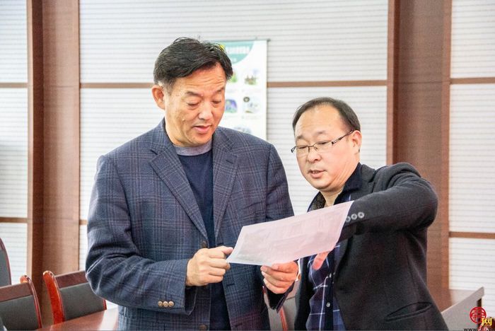 市城管局举办“门店(橱窗)优秀创意作品评选活动终评会” 获奖作品名单出炉