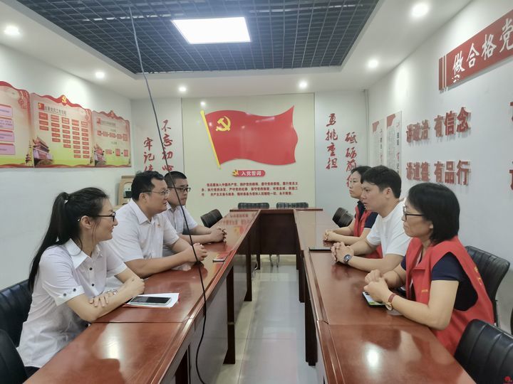 ok138cn太阳集团和义公司党总支开展“供热宣传进社区 贴心服务暖万家”主题党日活动