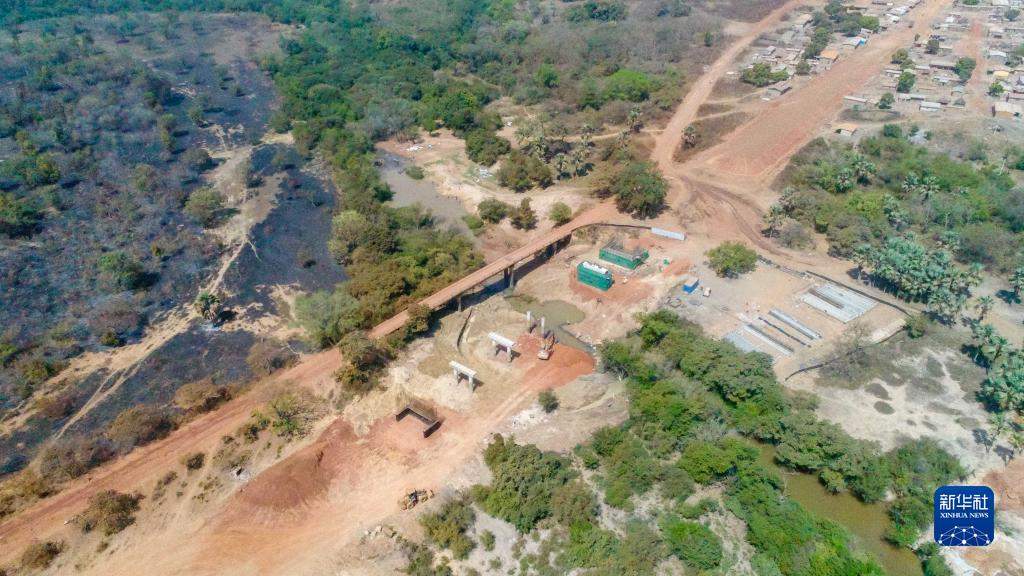 通讯：中国测量员与非洲小伙的师徒情谊——记科特迪瓦北部公路项目的建设者