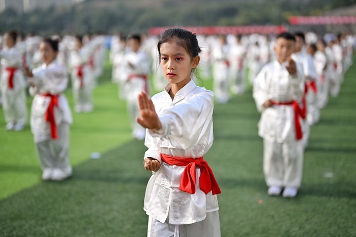 别眨眼！市中学子大片“上映”