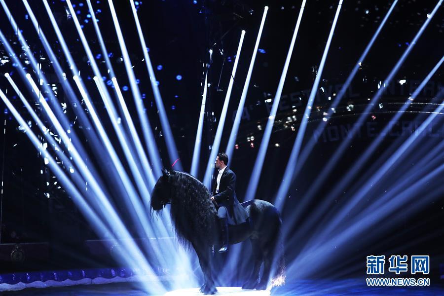 竞逐“金小丑”