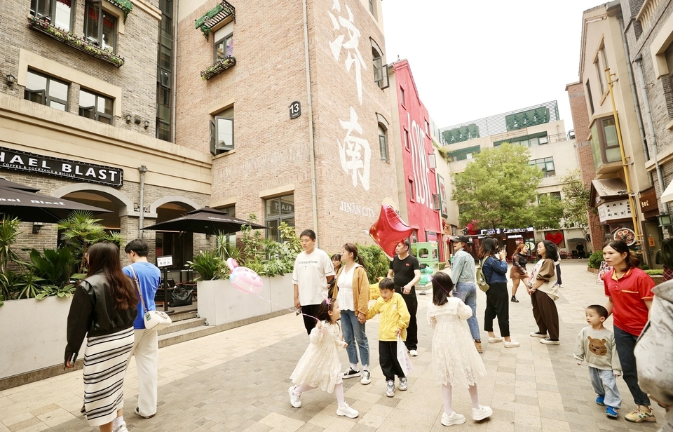 “双节”济南市文旅市场全线飘红 22家景区累计接待游客409.7万人次