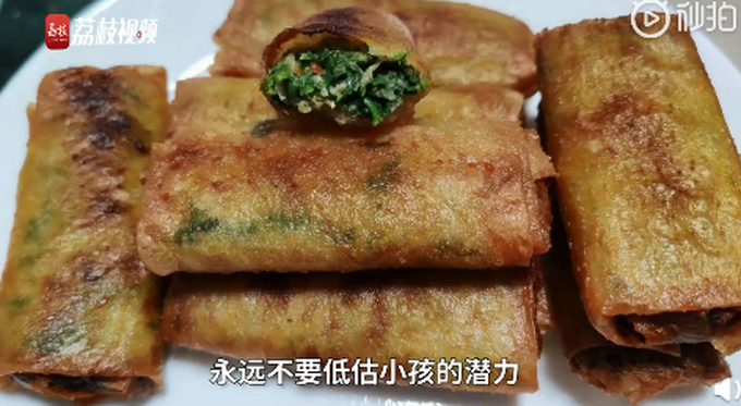 我慕了！8岁小学生假期学会30多道菜 网友：别人家的孩子