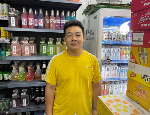 暴雨中外卖小哥接“超长跑腿订单”：深夜救出被困老人