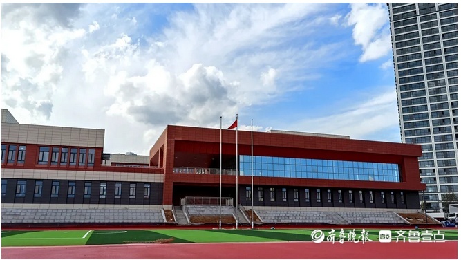 烟台开发区三所新建小学秋季新学期正式投入使用