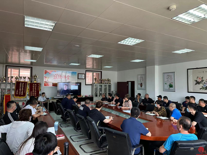 61d2210d061a3938f4afb1f0d1b8e944