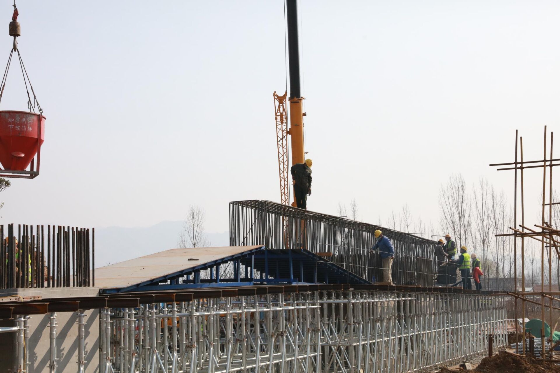 青兰莱泰改扩建工程力争年内通车，建成后青兰高速将实现贯通