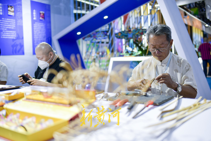 文旅博览会感受“手造”绝活