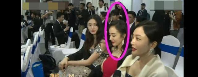 有点甜！魏大勋N次偷瞄杨幂被抓包，粉丝竟高票支持两人在一起