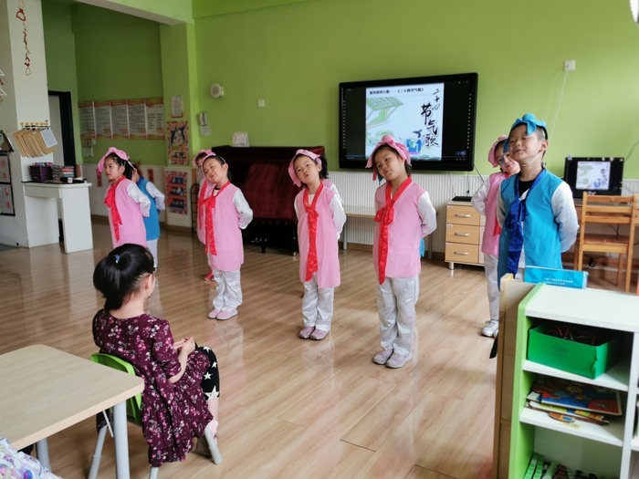 《小舜娃朗诵园》走进槐荫三幼 小朋友眼中的夏天是这样的