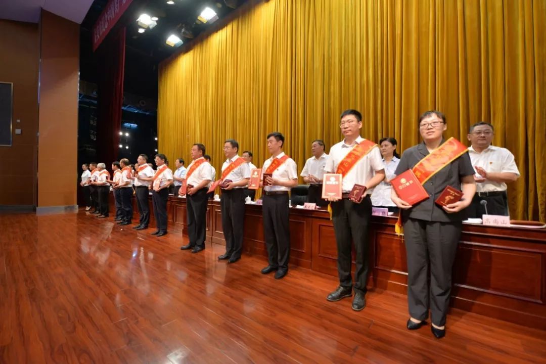 泰安20名新时代“挑山工”标兵获表彰