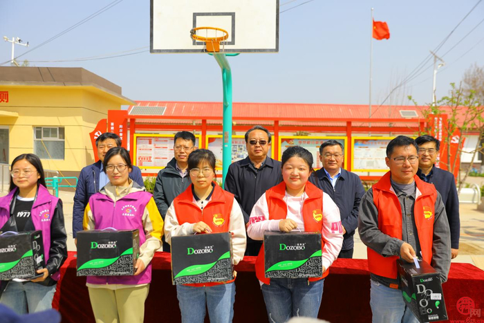 “党建红”领引“时尚绿” 济南起步区“党建引领聚人心，垃圾分类我先行”系列宣传活动正式启动