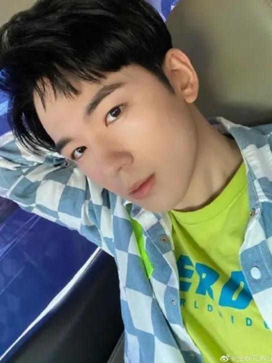 仝卓|郑云龙前工作单位发声明 承认“吃空饷” 仝卓方回应