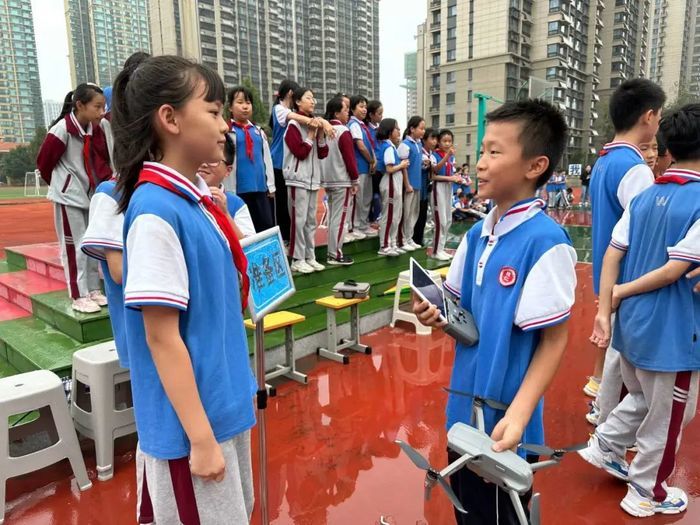 逐梦空天，北斗指路——济南市历城区里仁学校举办“科创科普进校