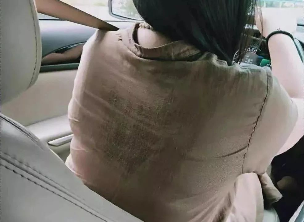 她跪地40分钟，膝盖破了都不顾，就为…这是我见过最美的伤疤！