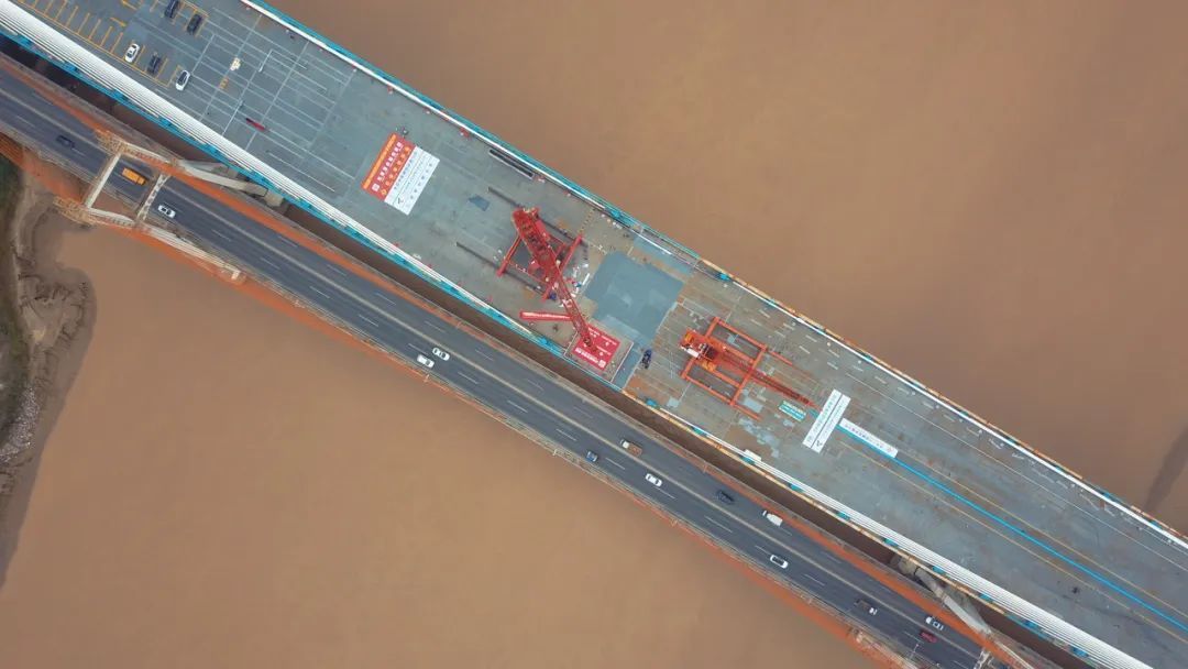 提前六个月，G104京岚线济南黄河公路大桥主桥正式合龙！