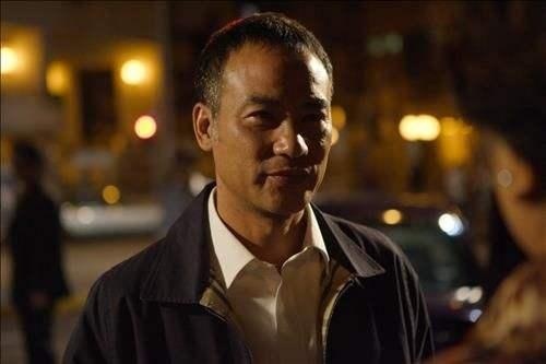 手伤全好了？任达华和老婆合体跳舞，手部动作灵活