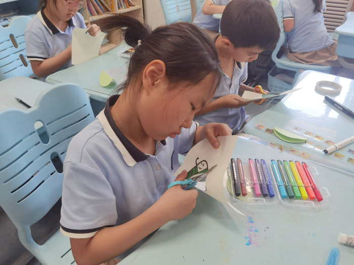 家长进课堂，为孩子们带来传统文化之旅