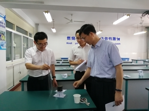 承最大的纸桌子、亚洲友好国家徽章 “烧脑”的推荐生面试题又来了