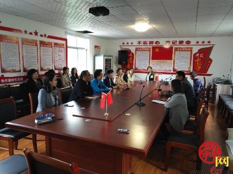 济南市人大常委会机关开展“走进贫困村，共度扶贫日”活动