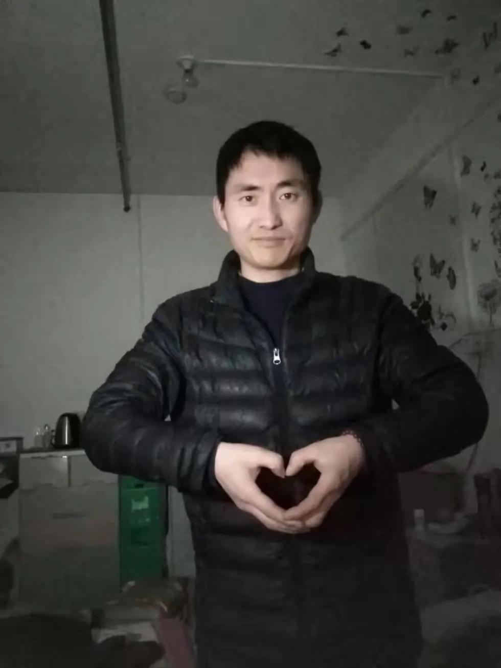 快递小哥要辞职，为何小区集体“炸锅”？到底发生了啥？