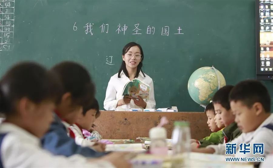 这位“90后”校长小姐姐，你的青春很美！