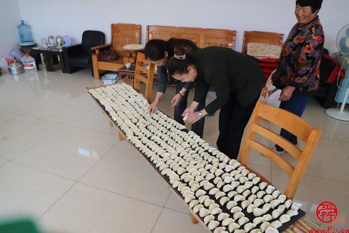 牵好“敬老线”，搭筑“温情桥”  官庄商会、新联会官庄分会联合开展重阳节走访慰问活动