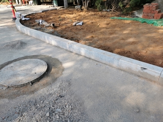 【啄木鸟在行动】舜耕山庄内绿化带施工渣土裸露