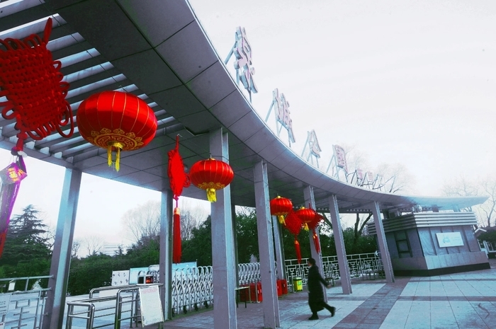兔年“气氛组”上线！千佛山等9家公园景区万盏红灯笼喜庆迎新春