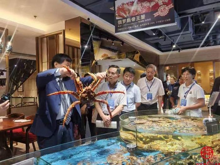 培育消费新热点，激发泉城新活力——市政协“商量”调研组开展现场商量